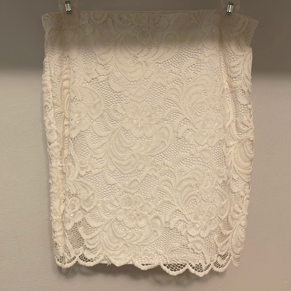 White mini skirt!🎂